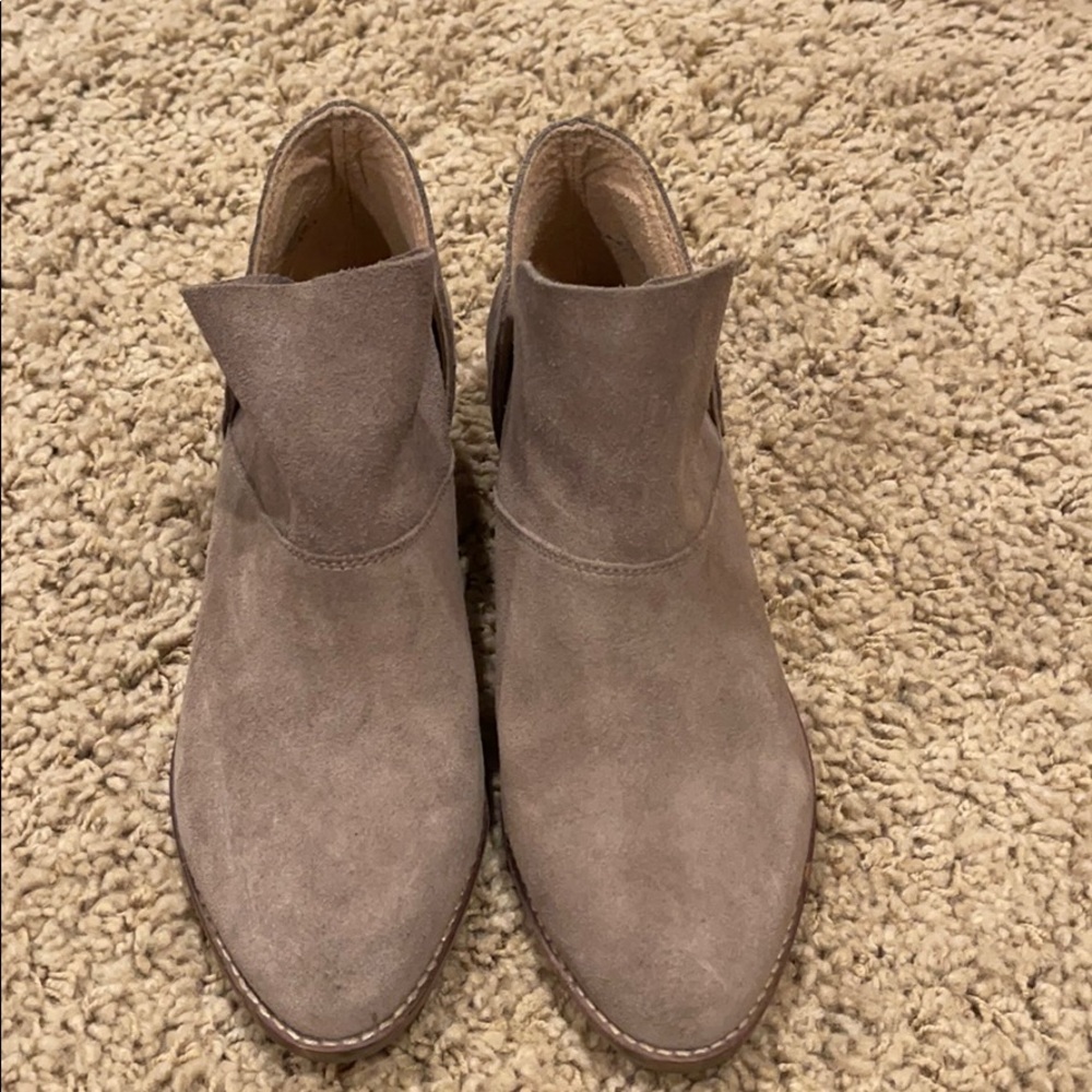 Gray Lucky bootie